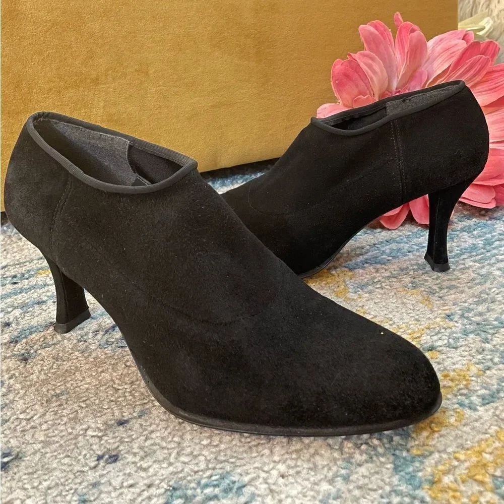 Stuart Weizman Black Stretch Suede Ankle Boots Heels 10.5M